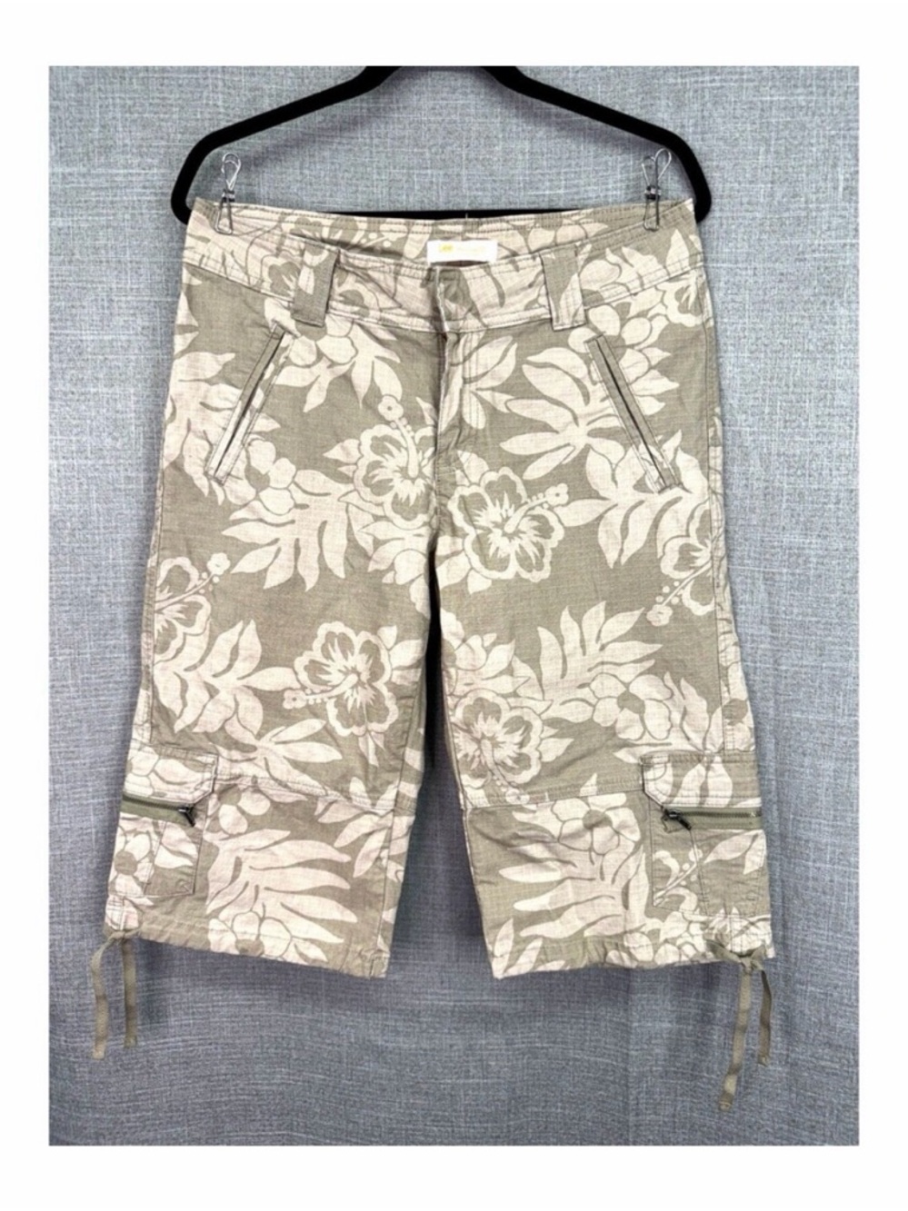 Lee One True Fit Capri Cargo Pants Ripstop Floral Tan Women's Size 10